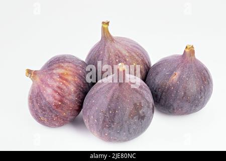 Frische Feigen auf weißem Hintergrund. Food-Foto Stockfoto