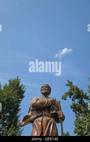 Eine Bronzeskulptur des Autors, Mystikers, Führers, Helden Bābārahim Maschrab. In Namangan, Fergana-Tal, Usbekistan. Stockfoto