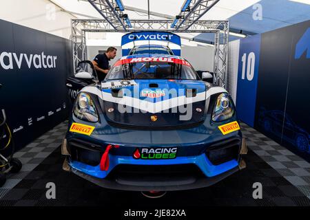 10 PIGUET Julien, VARUTTI Alban, AVR-AVVATAR, Porsche 718 Cayman GT4 RS Clubsport, Ambiente beim 3.. Lauf des Championnat de France FFSA GT 2022, vom 24. Bis 26. Juni auf dem Circuit d’Albi in Albi, Frankreich - Foto Damien Doumergue / DPPI Stockfoto