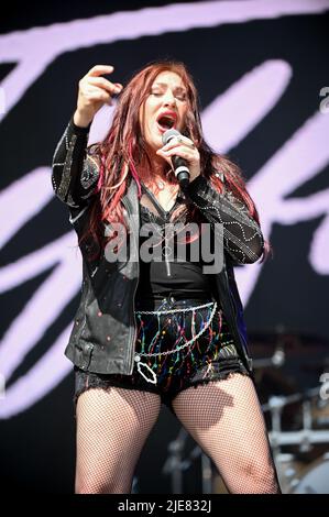 25. Juni 2022, Leeds, South Yorkshire, USA: Tiffany , Auftritt beim Lets Rock Leeds 80s Festival , Großbritannien , 25.06.2022 (Bildquelle: © Robin Burns/ZUMA Press Wire) Stockfoto