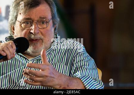 Francesco Guccini während der Verleihung der Ehrenbürgerschaft an Francesco Guccini, italienische Künstler-Pressekonferenz in Mondolfo (PU), Italien, Juni 25 2022 Stockfoto