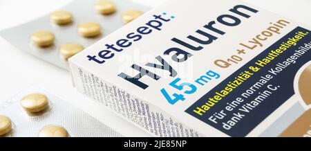 Hamburg, Deutschland - Juni 23 2022: Tetesept Tabletten mit Hyaluron Stockfoto