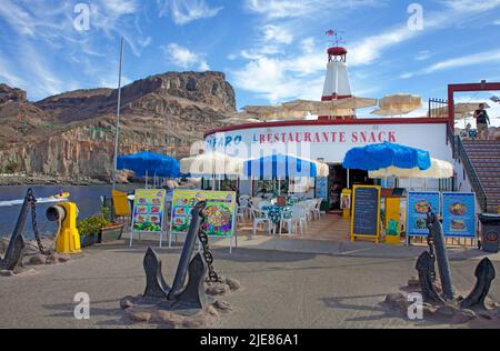 Restaurant am Leuchtturm, Puerto de Mogan, Kanarische Inseln, Spanien, Europa Stockfoto