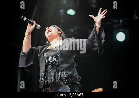 25. Juni 2022, Leeds, South Yorkshire, USA: Urba Cookie Collective , Auftritt beim Lets Rock Leeds 80s Festival , Großbritannien , 25.06.2022 (Bildquelle: © Robin Burns/ZUMA Press Wire) Stockfoto