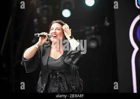 25. Juni 2022, Leeds, South Yorkshire, USA: Urba Cookie Collective , Auftritt beim Lets Rock Leeds 80s Festival , Großbritannien , 25.06.2022 (Bildquelle: © Robin Burns/ZUMA Press Wire) Stockfoto