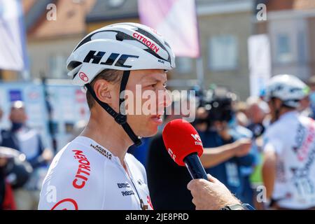 Der Belgier Oliver Naesen von AG2R, ein Bild von 2022, beim Start des Elite-Rennens der Männer bei den belgischen Radmeisterschaften, einem Rennen 209km in Middelkerke, Sonntag, 26. Juni. BELGA FOTO KURT DESPLENTER Stockfoto