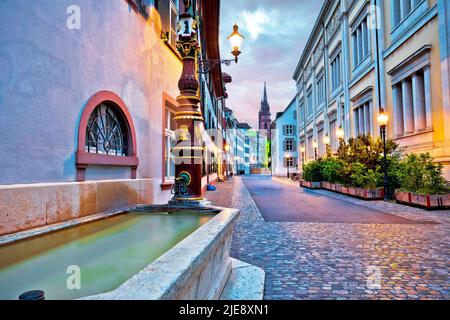 Historische Oberstadt-Architektur von Basel, Abendansicht, Nordwestschweiz Stockfoto