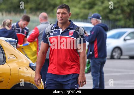 Ryan Hall #5 von Hull KR kommt vor dem Turnier gegen Huddersfield Giants in, am 6/26/2022, im Sewell Group Craven Park an. (Foto von David Greaves Fotos/ Via/News Images/Sipa USA) Quelle: SIPA USA/Alamy Live News Stockfoto