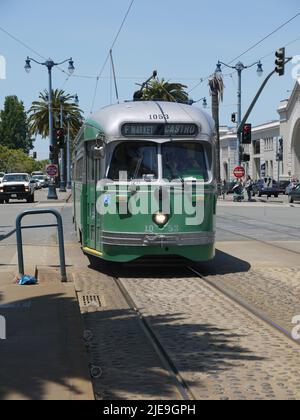 Street Car auf dem Embarcadero, San Francisco Stockfoto