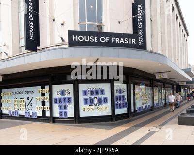 Binns, ein ehemaliges Fraser-Department, wurde am nächsten Tag nach etwa 100 Jahren in der Stadt geschlossen Stockfoto