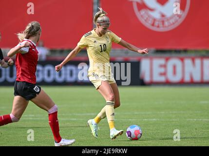 Die belgische Justine Vanhaevermaet wurde während des Freundschaftsspiels zwischen der belgischen Fußballnationalmannschaft der Roten Flammen und der österreichischen Fußballnationalmannschaft der Frauen in Lier am Sonntag, den 26. Juni 2022, in Aktion gezeigt. BELGA FOTO DAVID CATRY Stockfoto