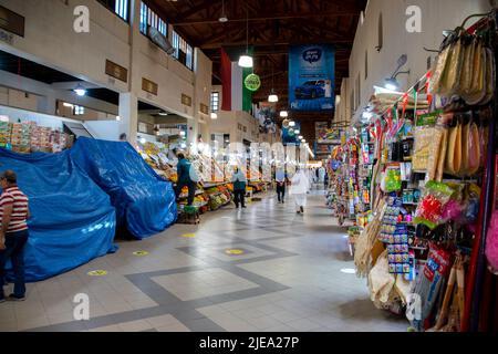 Kuwait-Stadt, Kuwait - März 23 2022: Souq Al Mubarakeya, ein historischer Markt, der vor der Entdeckung des Öls in Kuwait liegt. Stockfoto