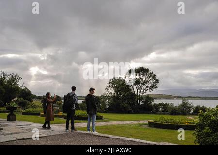 Bantry, West Cork, Irland, 26.. Juni 2022. Das West Cork Chamber Music Festival ist zum ersten Mal seit der Pandemie wieder live in Bantry und läuft bis zum 3.. Juli in vollem Gange. Kredit: Karlis Dzjamko/ Alamy Live Nachrichten Stockfoto