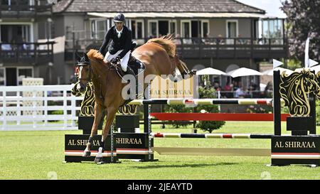 Hassocks, Großbritannien. 26.. Juni 2022. 26. Juni 2022. Das Al Shira'aa Hickstead Derby Meeting. Myles West (GBR) fährt während der Doney Championship mit HAUPTSTADT C. Kredit: Sport In Bildern/Alamy Live Nachrichten Stockfoto