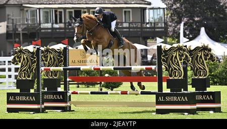 Hassocks, Großbritannien. 26.. Juni 2022. 26. Juni 2022. Das Al Shira'aa Hickstead Derby Meeting. Myles West (GBR) fährt während der Doney Championship mit HAUPTSTADT C. Kredit: Sport In Bildern/Alamy Live Nachrichten Stockfoto