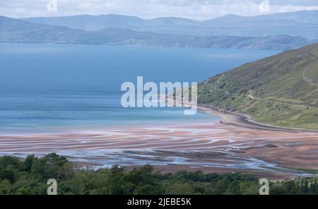 Applecross Bay, fotografiert vom Bealach Na Ba Pass durch die Berge auf der Applecross Peninsula, Schottland, Großbritannien Stockfoto