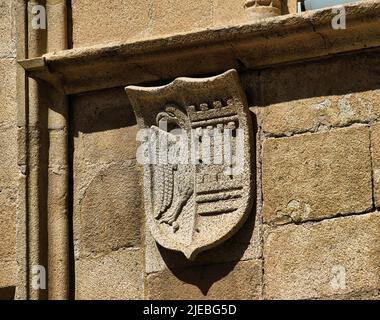 Wappen, die die spanische Stadt Caceres schmücken das wichtigste Zentrum der zivilen und religiösen Architektur für die spanische Renaissance-Stil ( Stockfoto