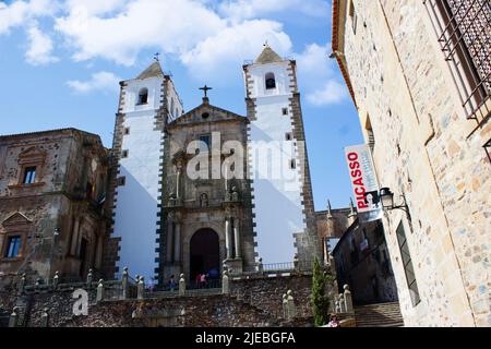 Die Altstadt von Caceres ist das wichtigste Zentrum der zivilen und religiösen Architektur für den spanischen Renaissance-Stil Stockfoto