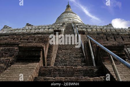 Burma, Bagan. Das Tal der Tempel, eine Stadt kolossaler Tempel, die über zweihundert Jahre lang (IX-XII) entlang des Irrawaddi-Flusses blühte Stockfoto