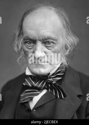 Sir Richard Owen KCB FRS (1804-1892) englischer Biologe, vergleichender Anatom und Paläontologe, der den Begriff dinosaurier prägte, aus dem wir das Wort Dinosaurier ableiten. Owen war ein ausgesprochener Kritiker von Charles Darwins Evolutionstheorie durch natürliche Selektion. Foto; c1878. Stockfoto