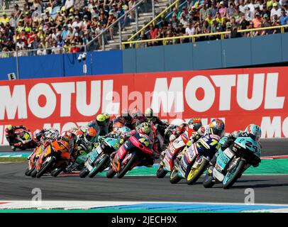 06/26/2022, TT Circuit Assen, Assen, Dutch Grand Prix 2022, im Bild Tatsuki Suzuki aus Japan, Leopard Racing, Ayumu Sasaki aus Japan, Max Racing Team, David Munoz aus Spanien, Boe SKX, Dennis Foggia aus Italien, Leopard Racing, Adrian Fernandez aus Mexiko, Tech 3 KTM Factory Racing Stockfoto