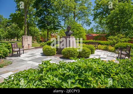 Eureka, Illinois - der Ronald Reagan Peace Garden am Eureka College. Reagan absolvierte das Eureka College mit einem C-Durchschnitt im Jahr 1932 und später becam Stockfoto