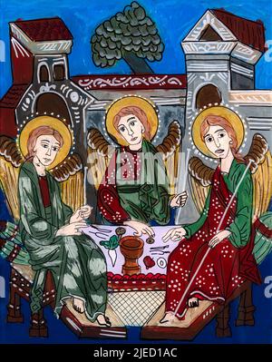 Ikone auf Rückglas im naiven orthodoxen Stil Osteuropas, die die Heilige Dreifaltigkeit darstellt. Stockfoto