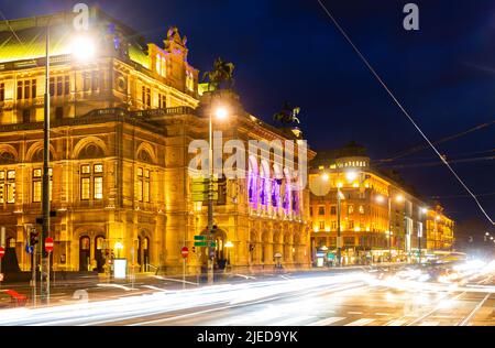 Opernring und Wiener Staatsoper in Wien Stockfoto