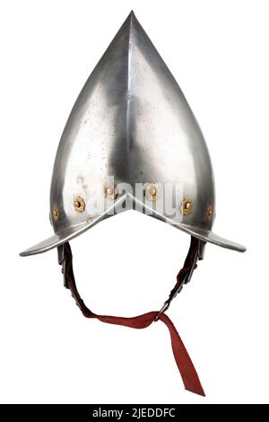 17. Jahrhundert Morion Stahlhelm isoliert auf weißem Hintergrund Stockfoto
