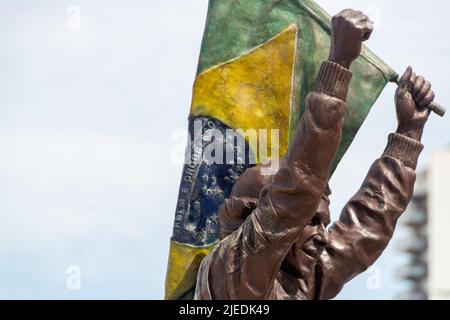 Statue des Piloten Ayrton Senna in Rio de Janeiro, Brasilien - 19. April 2020 : Statue des Piloten Ayrton Senna in der Stadt von Rio de Janeiro. Stockfoto