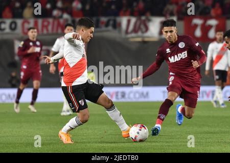 Buenos Aires, Arg - Juni 27. Juan Fernando Quintero von River Plate während eines Liga de FP-Spiels zwischen River und Lanús im Estadio Monumental. Stockfoto