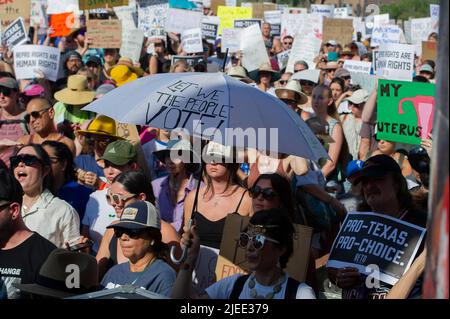 26. Juni 2022: Teilnehmer der Beto O'Rourke Rallye für Reproduktionsfreiheit als direkte Reaktion auf die Entscheidung des Obersten CourtÕs, Roe gegen Wade im Panamerikanischen Nachbarschaftspark zu stürzen. Austin, Texas. Mario Cantu/CSM Stockfoto