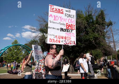 26. Juni 2022: Teilnehmer der Beto O'Rourke Rallye für Reproduktionsfreiheit als direkte Reaktion auf die Entscheidung des Obersten CourtÕs, Roe gegen Wade im Panamerikanischen Nachbarschaftspark zu stürzen. Austin, Texas. Mario Cantu/CSM Stockfoto