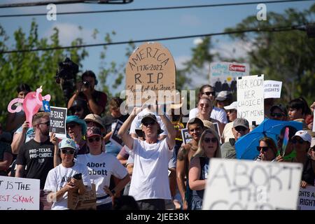 26. Juni 2022: Teilnehmer der Beto O'Rourke Rallye für Reproduktionsfreiheit als direkte Reaktion auf die Entscheidung des Obersten CourtÕs, Roe gegen Wade im Panamerikanischen Nachbarschaftspark zu stürzen. Austin, Texas. Mario Cantu/CSM Stockfoto