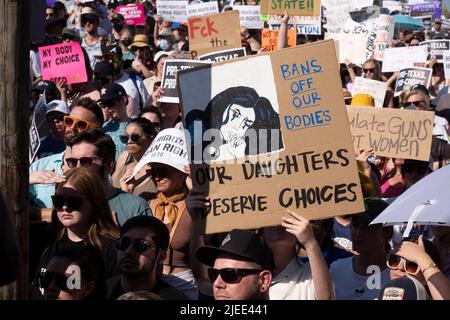 26. Juni 2022: Teilnehmer der Beto O'Rourke Rallye für Reproduktionsfreiheit als direkte Reaktion auf die Entscheidung des Obersten CourtÕs, Roe gegen Wade im Panamerikanischen Nachbarschaftspark zu stürzen. Austin, Texas. Mario Cantu/CSM Stockfoto