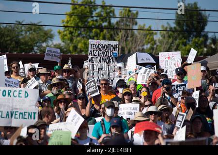 26. Juni 2022: Teilnehmer der Beto O'Rourke Rallye für Reproduktionsfreiheit als direkte Reaktion auf die Entscheidung des Obersten CourtÕs, Roe gegen Wade im Panamerikanischen Nachbarschaftspark zu stürzen. Austin, Texas. Mario Cantu/CSM Stockfoto