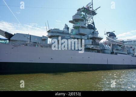 Bild des Schlachtschiffs USS Wisconsin BB64 bei Norfolk VA Stockfoto