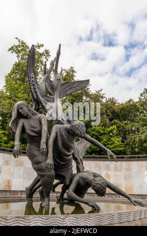 Dublin, Irland - 3. Juni 2022: Die Skulptur Children of Lir von Oisín Kelly im Garten der Erinnerung Stockfoto