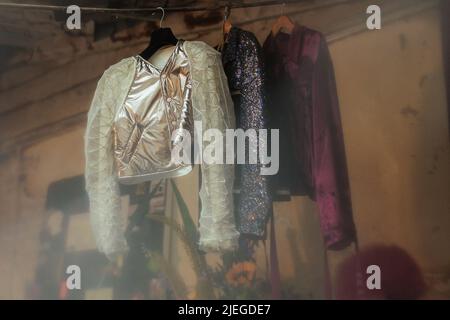 Private Happening von Stephane Ashpool, Rue Cave, Paris, Frankreich am 25. Juni 2022. Musik, Show für die Capsule Kollektion, während der Paris Menswear Fashion Week. Foto von Lea Rener/ABACAPRESS.COM Stockfoto