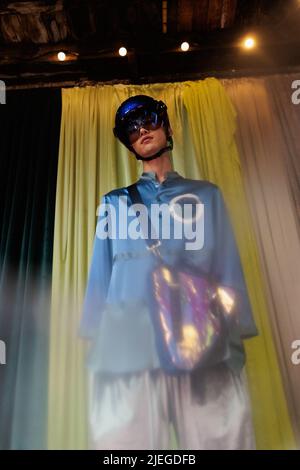 Private Happening von Stephane Ashpool, Rue Cave, Paris, Frankreich am 25. Juni 2022. Musik, Show für die Capsule Kollektion, während der Paris Menswear Fashion Week. Foto von Lea Rener/ABACAPRESS.COM Stockfoto