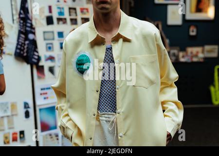 Private Happening von Stephane Ashpool, Rue Cave, Paris, Frankreich am 25. Juni 2022. Musik, Show für die Capsule Kollektion, während der Paris Menswear Fashion Week. Foto von Lea Rener/ABACAPRESS.COM Stockfoto