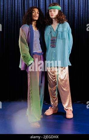 Private Happening von Stephane Ashpool, Rue Cave, Paris, Frankreich am 25. Juni 2022. Musik, Show für die Capsule Kollektion, während der Paris Menswear Fashion Week. Foto von Lea Rener/ABACAPRESS.COM Stockfoto