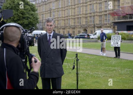 Jacob Rees-Mogg (Con: N E Somerset) Staatsminister für Brexit-Chancen - in Westminster, ein Interview vor einem Vertrauensvotum in... Stockfoto