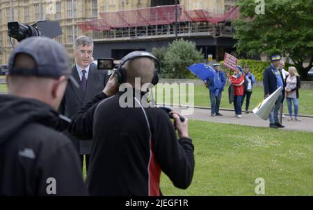 Jacob Rees-Mogg (Con: N E Somerset) Staatsminister für Brexit-Chancen - in Westminster, ein Interview vor einem Vertrauensvotum in... Stockfoto