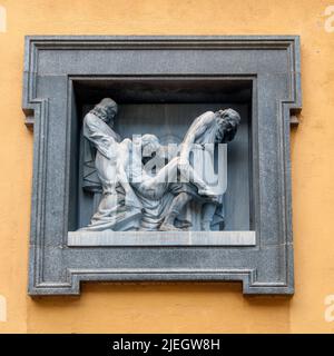 Pfarrkirche St. Teresa von Avila, Budapesti Avilai Nagy Szent Teréz Plébániatemplom Flachrelief Details Stockfoto