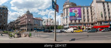 Belebte Kreuzung im 8. District, Rakoczi Utca, Budapest, Ungarn Stockfoto