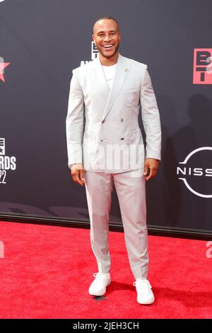 26. Juni 2022, Los Angeles, CA, USA: LOS ANGELES - 26. JUNI: Devon Franklin bei den BET Awards 2022 kommt am 26. Juni 2022 im Microsoft Theater in Los Angeles, CA (Bildnachweis: © Kay Blake/ZUMA Press Wire) Stockfoto