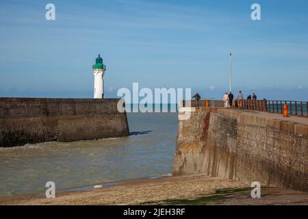 Leuchtturm in Saint-Valery-en-Caux, Normandië, Frankreich, Europa. Foto V.D. Stockfoto