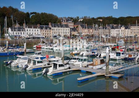 Boote im Hafen von Saint-Valery-en-Caux, Normandië, Frankreich, Europa. Foto V.D. Stockfoto