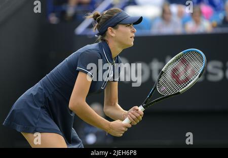 Ajla Tomljanovic (Australien) spielt auf dem Center Court im Rothesay International, Devonshire Park, Eastbourne, 21.. Juni 2022 Stockfoto